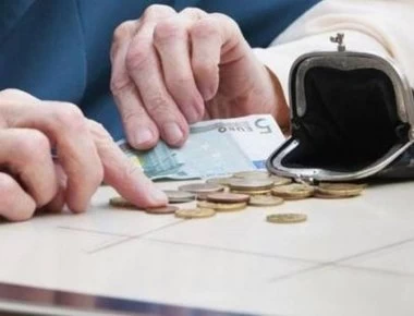 Το ΕΚΑΣ της ντροπής για το 2019- Το πενιχρό επίδομα και οι προϋποθέσεις για την καταβολή του σε χαμηλοσυνταξιούχους